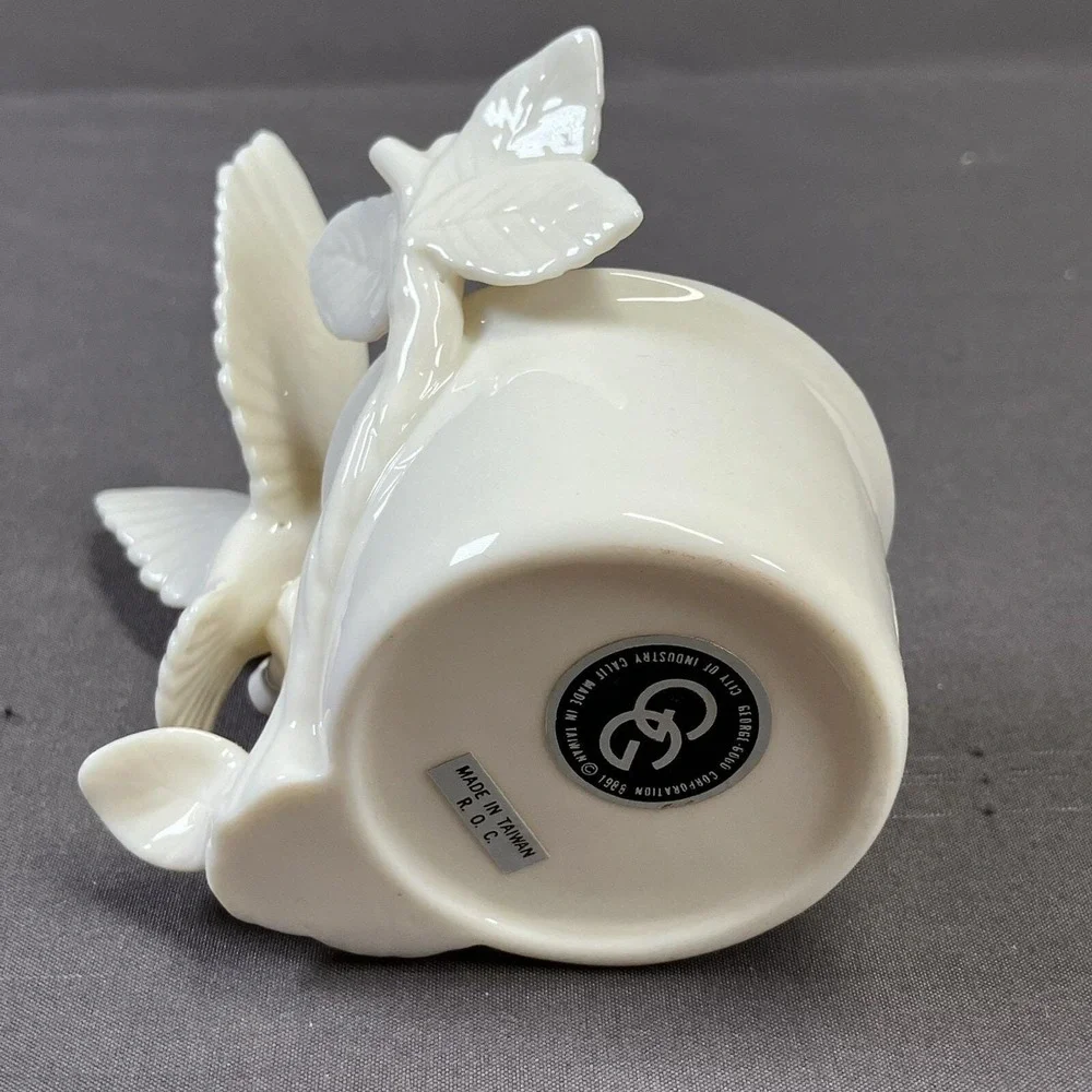 Vintage 1988 George Good Candle Holder / Hummingbird / Porcelain / White &‎ Gold